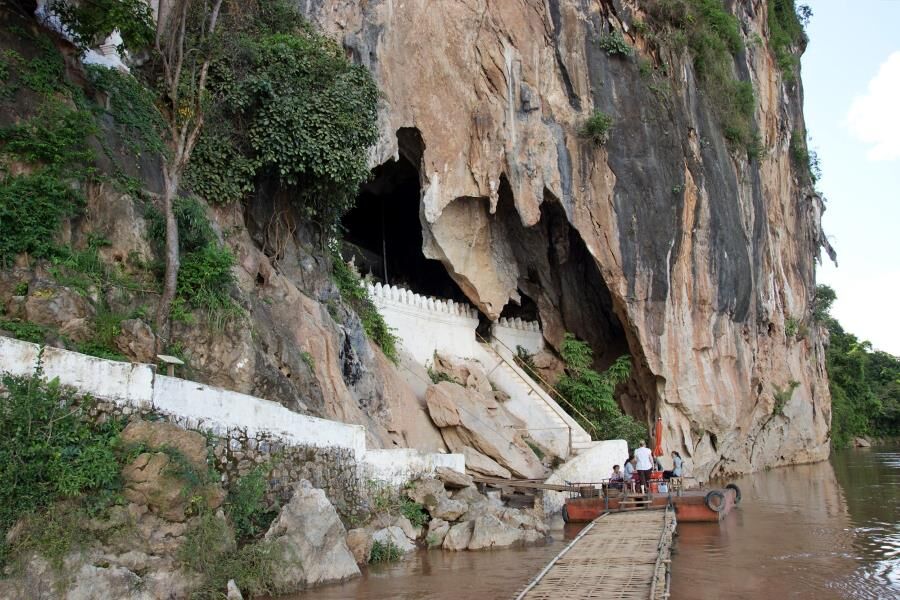 Capture the authentic charm of Pak Ou’s cultural scene